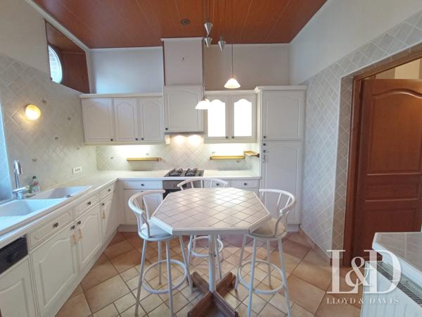 MAISON 3 CHAMBRES AVEC UNE DÉPENDANCE ET UN GARAGE À SENS