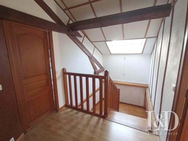 MAISON 3 CHAMBRES AVEC UNE DÉPENDANCE ET UN GARAGE À SENS