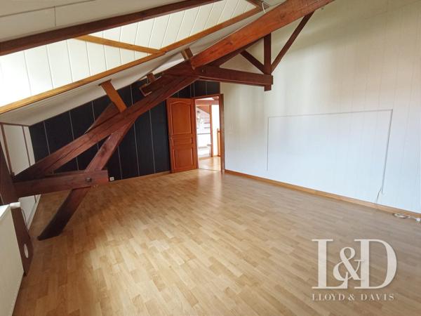 MAISON 3 CHAMBRES AVEC UNE DÉPENDANCE ET UN GARAGE À SENS