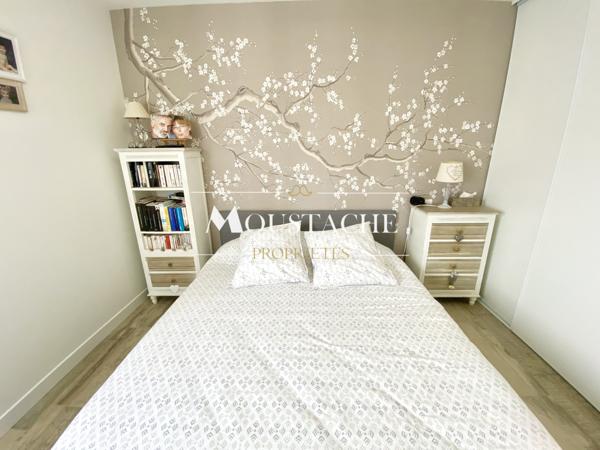 APPARTEMENT DE STANDING avec PISCINE - COEUR DE VILLE, PROCHE COMMERCES & PLAGE -