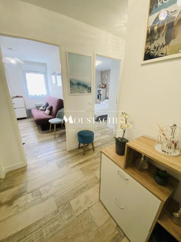 APPARTEMENT DE STANDING avec PISCINE - COEUR DE VILLE, PROCHE COMMERCES & PLAGE -