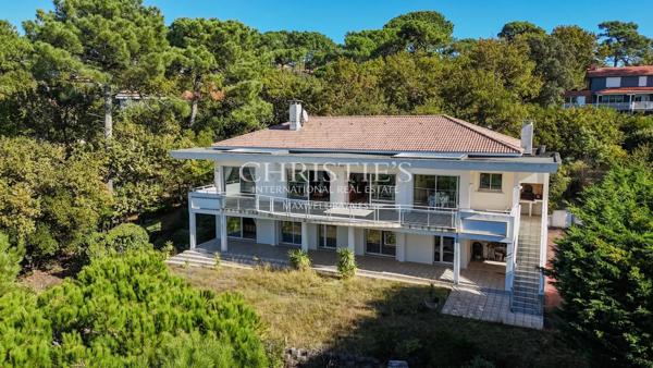 Villa d’exception vue panoramique sur le bassin