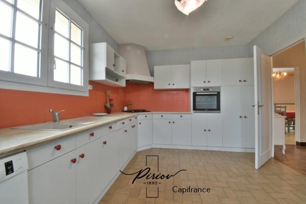 Pavillon 113 M², plain pied, 4 chambres, 1700 m² de terrain clos