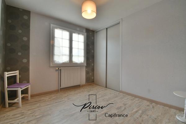 Pavillon 113 M², plain pied, 4 chambres, 1700 m² de terrain clos