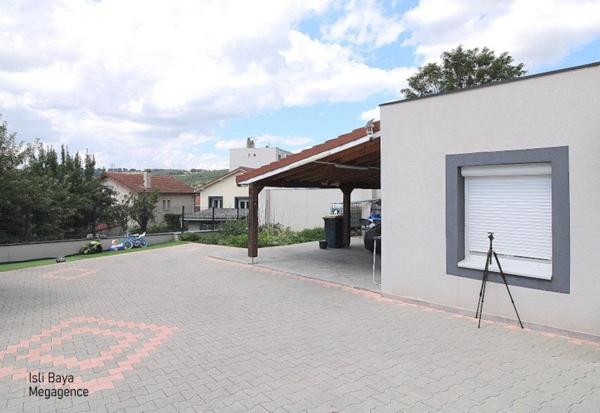 Maison à LA RICAMARIE, 42150 - 6 pièces 137m²