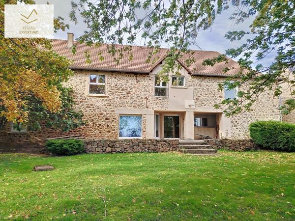 Lanuéjouls (12350) Grande maison en pierre de 261 m² sur un terrain arboré de 3033 m²