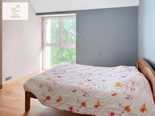 Lanuéjouls (12350) Grande maison en pierre de 261 m² sur un terrain arboré de 3033 m²