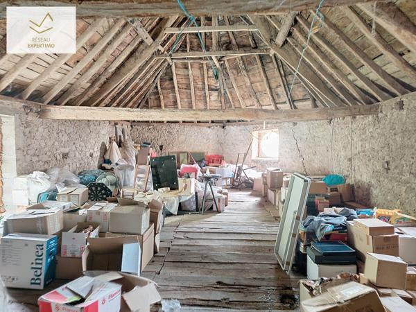 Lanuéjouls (12350) Grande maison en pierre de 261 m² sur un terrain arboré de 3033 m²