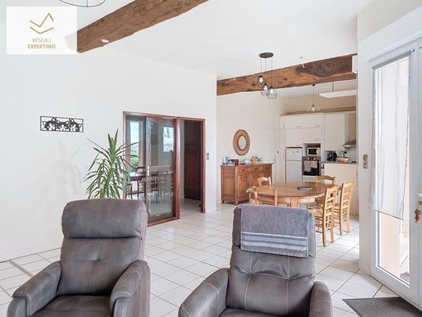 Lanuéjouls (12350) Grande maison en pierre de 261 m² sur un terrain arboré de 3033 m²