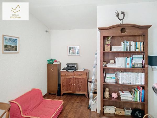 Lanuéjouls (12350) Grande maison en pierre de 261 m² sur un terrain arboré de 3033 m²