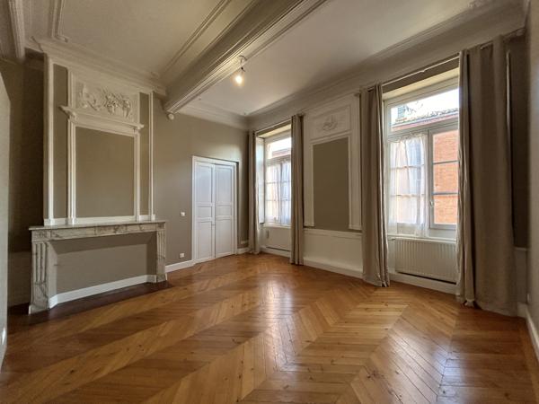 Castelsarrasin (82100) MAISON DE VILLE DE TYPE 5 AVEC DEUX PLACES DE PARKING