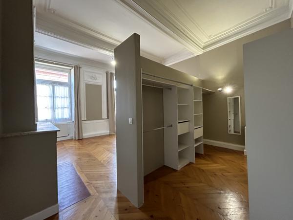 Castelsarrasin (82100) MAISON DE VILLE DE TYPE 5 AVEC DEUX PLACES DE PARKING