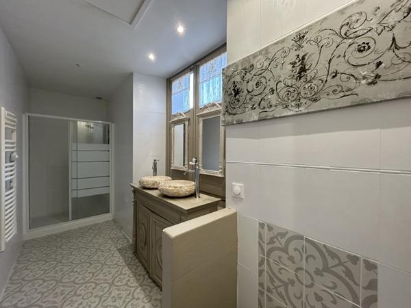 Castelsarrasin (82100) MAISON DE VILLE DE TYPE 5 AVEC DEUX PLACES DE PARKING