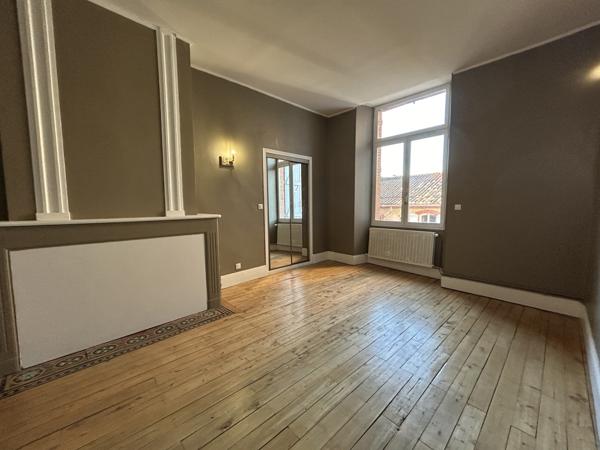 Castelsarrasin (82100) MAISON DE VILLE DE TYPE 5 AVEC DEUX PLACES DE PARKING