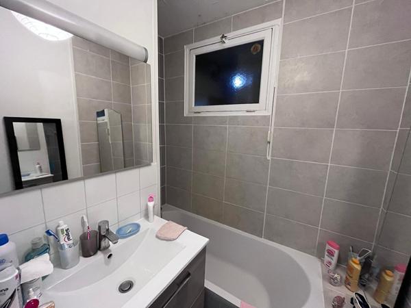 Appartement 3 pièce(s) 1 IER ETAGE quartier "HAUTE FOLLIS"