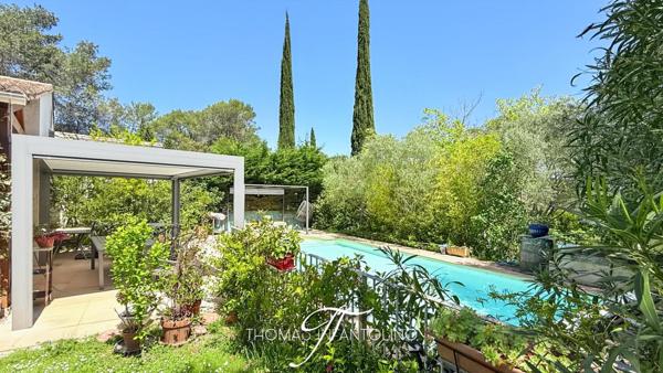 EN EXCLUSIVITE - MAISON D'ARCHITECTE - 3 CHAMBRES - MEZZANINE - PISCINE - 2 GARAGES