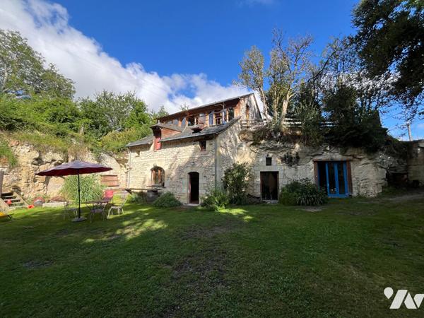 À vendre : Maison semi-troglodytique avec gîte à Tuffalun