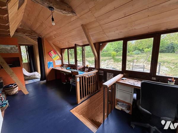 À vendre : Maison semi-troglodytique avec gîte à Tuffalun