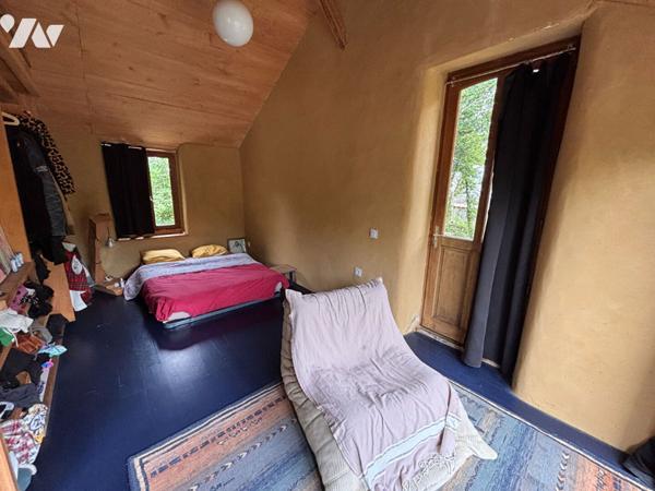 À vendre : Maison semi-troglodytique avec gîte à Tuffalun