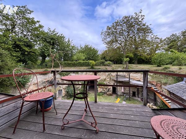 À vendre : Maison semi-troglodytique avec gîte à Tuffalun