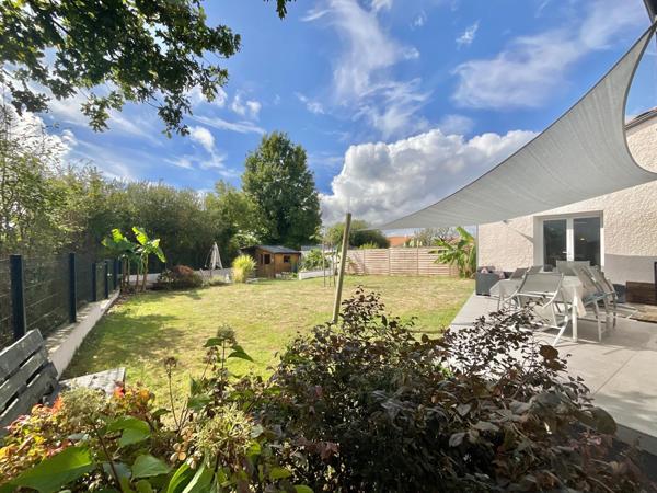 Maison de 167m2 , 5 chambres, garage 50m2 dans le centre de Belleville sur vie