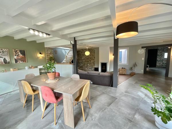 Maison de 167m2 , 5 chambres, garage 50m2 dans le centre de Belleville sur vie