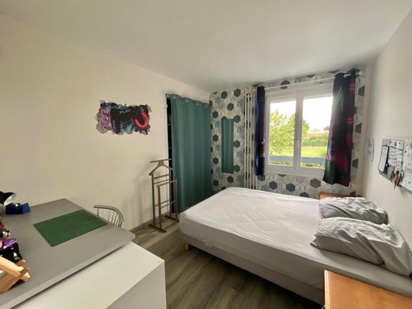 Maison de 167m2 , 5 chambres, garage 50m2 dans le centre de Belleville sur vie