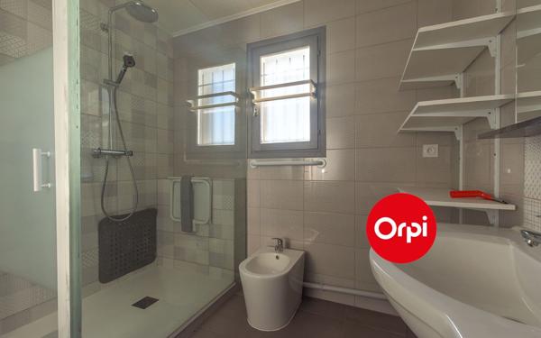 Maison à vendre    6 pièces •  Saint-Priest