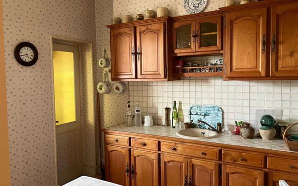 Maison à vendre    6 pièces •  Angoulême