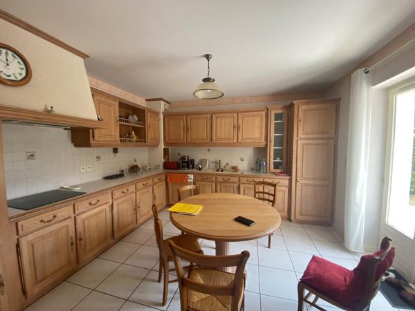 Maison  5 pièce(s)  3 chambre(s)  145 m²