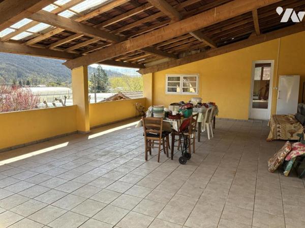 Maison d'habitation avec jardin attenant