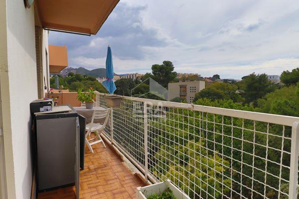 Appartement Marseille 4 pièce(s) 62.88 m2 - LUMINEUX EXPO SUD TRAVERSANT FORT POTENTIEL BALCON CAVE  ROMAIN ROLLAND ST TRONCCALME