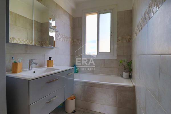 Appartement Marseille 4 pièce(s) 62.88 m2 - LUMINEUX EXPO SUD TRAVERSANT FORT POTENTIEL BALCON CAVE  ROMAIN ROLLAND ST TRONCCALME