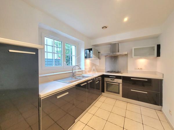 LOCATION PAU CENTRE : Appartement T3 de 90m² en rez de jardin