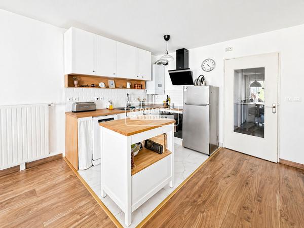 Appartement 4 pièces – 80 m² environ à Saint-Jacques-de-la-Lande (ref : 40643)