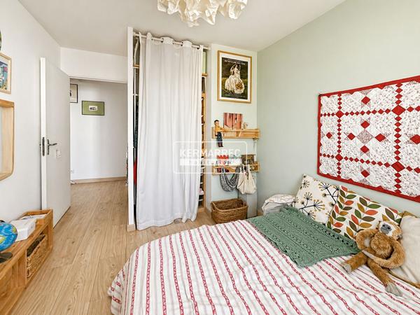 Appartement 4 pièces – 80 m² environ à Saint-Jacques-de-la-Lande (ref : 40643)