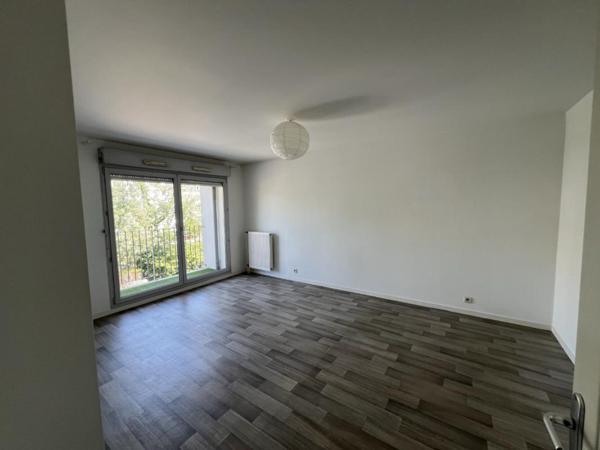 Appartement T3 à louer - 57 m² (réf : 514611)