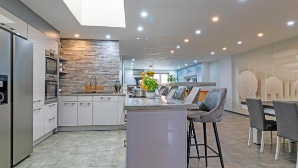 Local d’activité avec logement de fonction – Accès autoroute immédiat