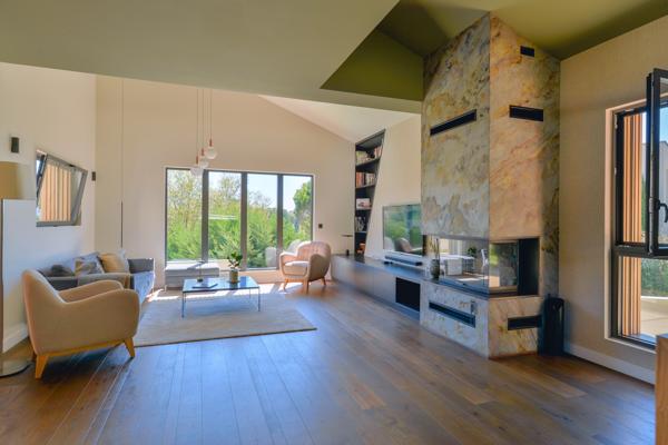 Exclusivité ! Limonest - Maison de 290 m2 env. 4 chambres - Piscine - Garage double - Terrain de 815m2