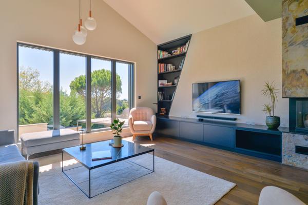 Exclusivité ! Limonest - Maison de 290 m2 env. 4 chambres - Piscine - Garage double - Terrain de 815m2