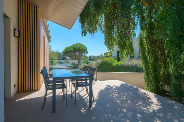 Exclusivité ! Limonest - Maison de 290 m2 env. 4 chambres - Piscine - Garage double - Terrain de 815m2