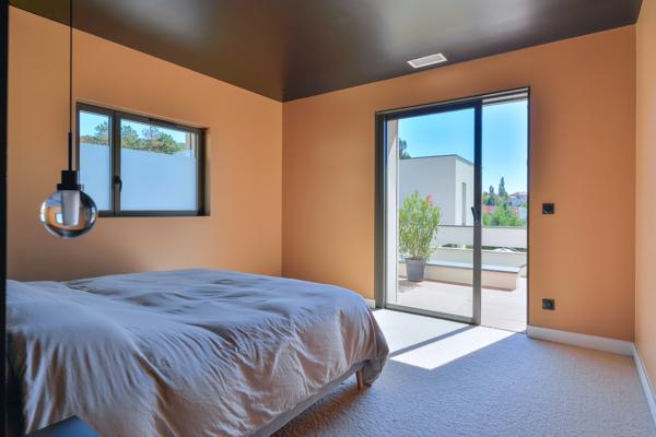 Exclusivité ! Limonest - Maison de 290 m2 env. 4 chambres - Piscine - Garage double - Terrain de 815m2