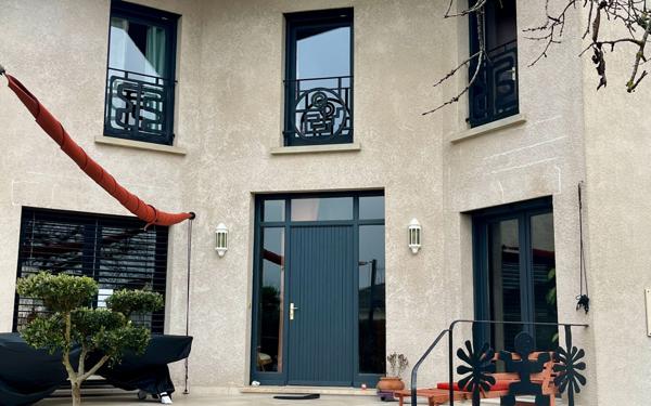 Maison à vendre    7 pièces • 227,57 m2 Bourg-en-Bresse