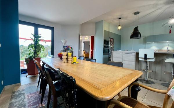 Maison à vendre    7 pièces • 227,57 m2 Bourg-en-Bresse