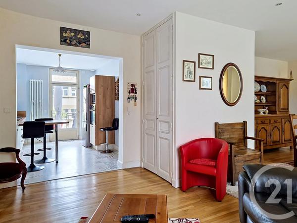 Maison à vendre  6 pièces - 162,83 m 2   CEYRAT  - 63