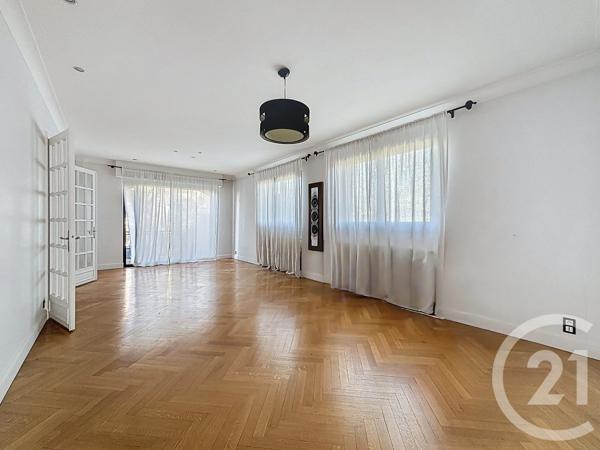 Maison à vendre  6 pièces - 162,83 m 2   CEYRAT  - 63