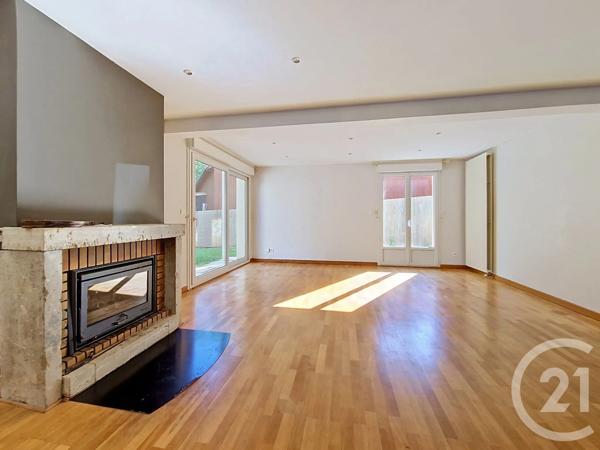 Maison à vendre  6 pièces - 162,83 m 2   CEYRAT  - 63