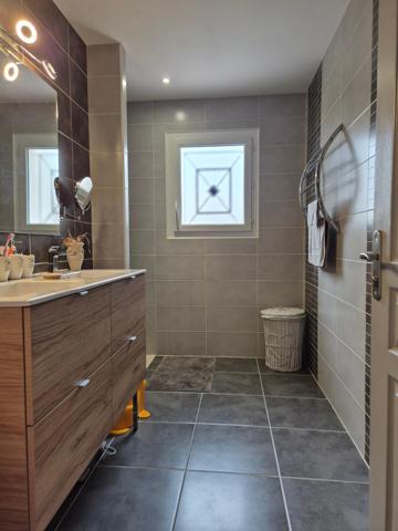 MARSSAC, GRANDE MAISON DE 170M2 AVEC PISCINE