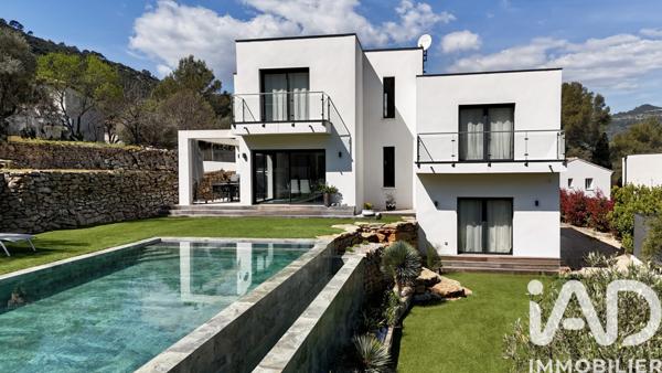 Maison à vendre 6 pièces 177 m² Solliès-Toucas
