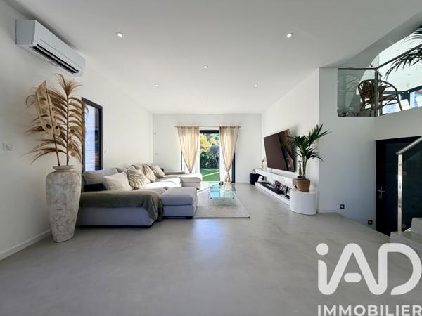 Maison à vendre 6 pièces 177 m² Solliès-Toucas